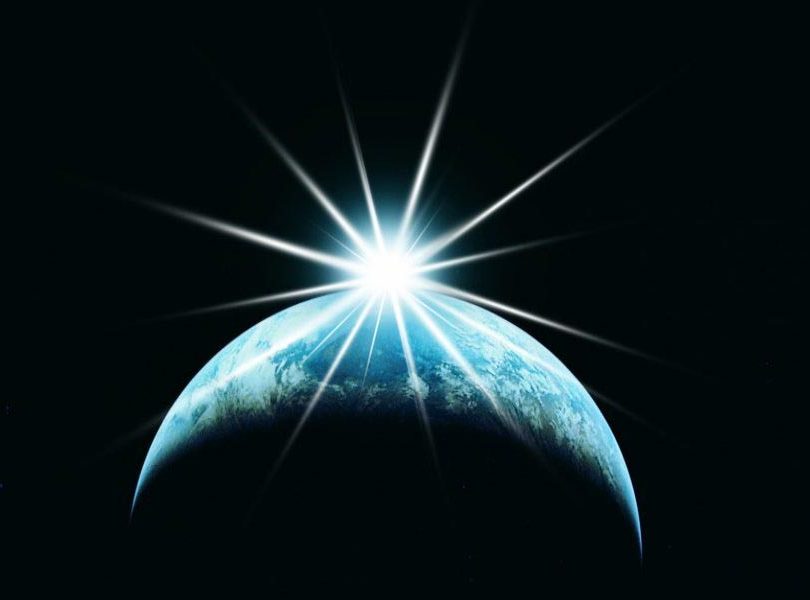 Il mondo alla rovescia di Monelli: un confronto tra ucronia e realtà.