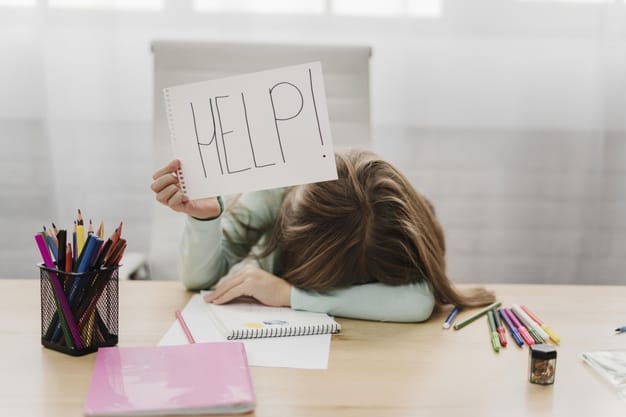 Seconda liceo: la fatica di restare attenti in classe e di concentrarsi a casa.